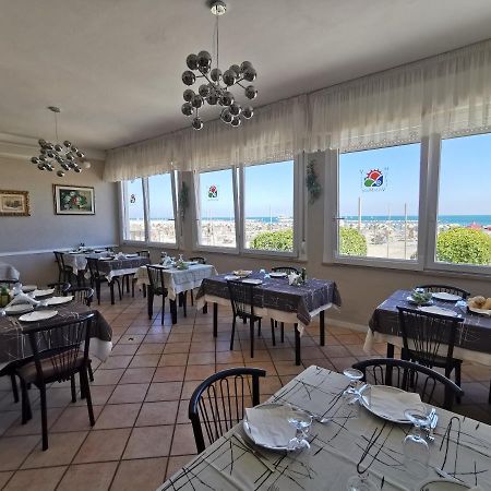 Hotel Vistamare Viserba Rimini Kültér fotó