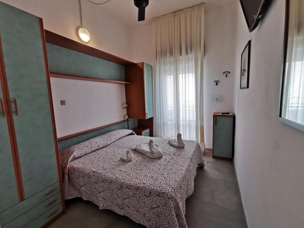 Hotel Vistamare Viserba Rimini Kültér fotó