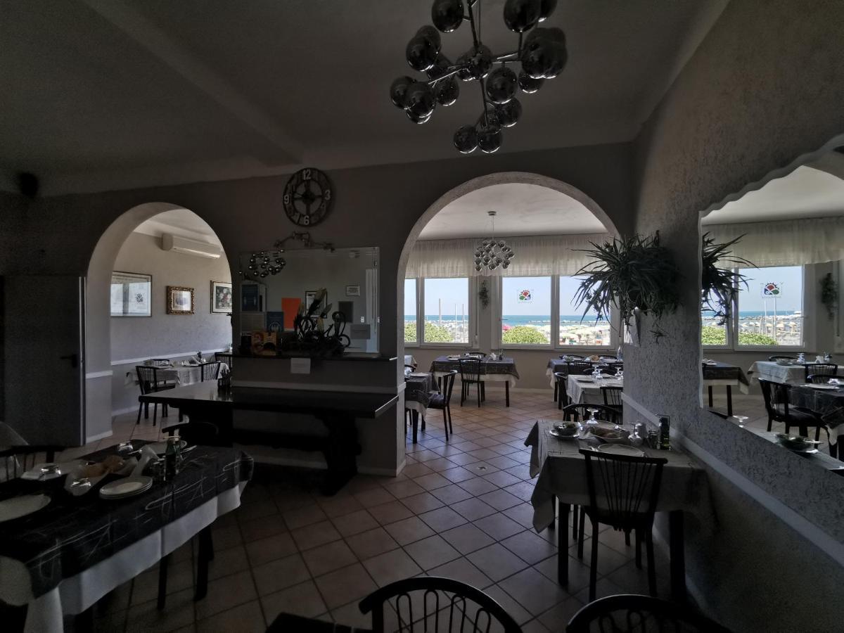 Hotel Vistamare Viserba Rimini Kültér fotó