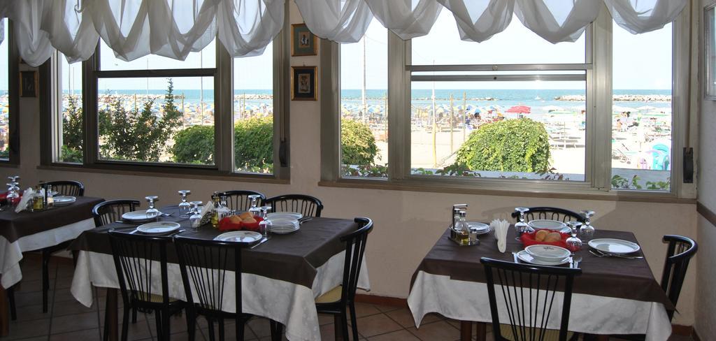 Hotel Vistamare Viserba Rimini Kültér fotó