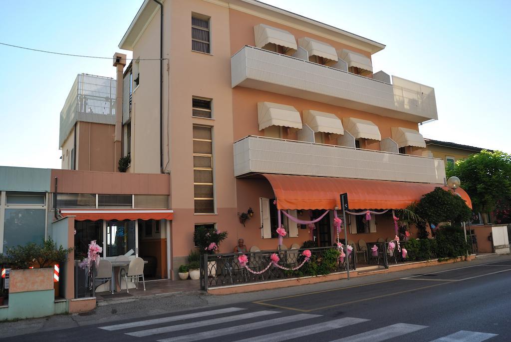Hotel Vistamare Viserba Rimini Kültér fotó