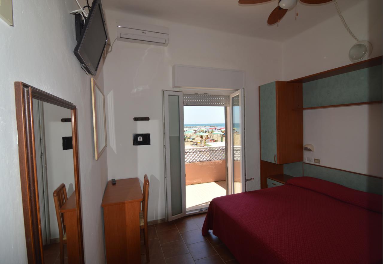 Hotel Vistamare Viserba Rimini Kültér fotó