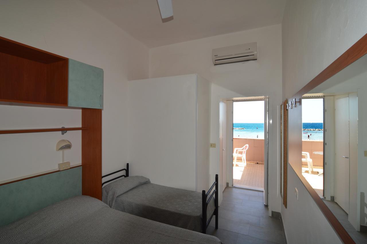 Hotel Vistamare Viserba Rimini Kültér fotó